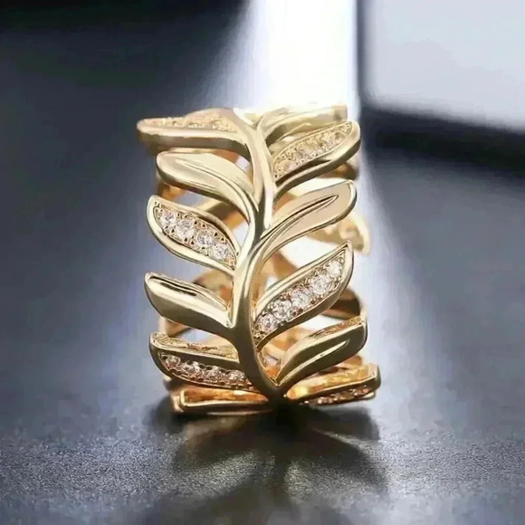 Gorgeous 18k Gold Over Sterling Silver Diamond Leaf Band - Picture 2 of 4